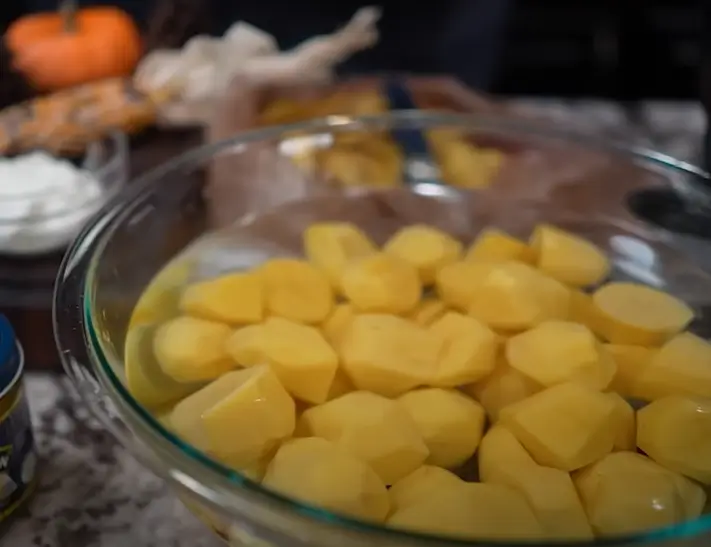 Mashed-Potatoes-and-Gravy-Recipe